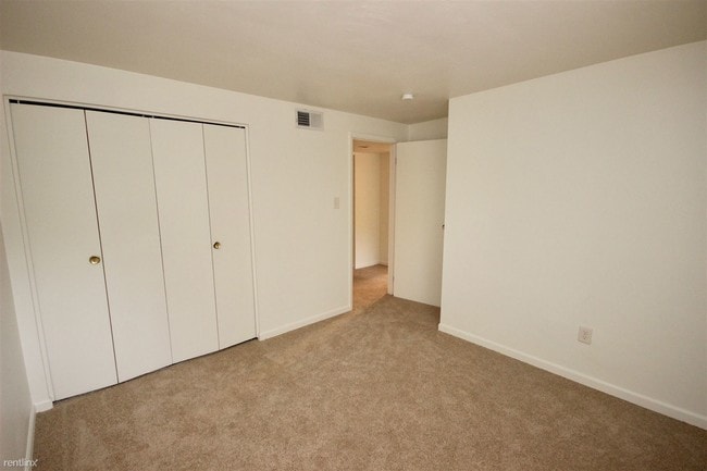 Building Photo - 2 br, 1 bath  - Laurel Gardens Apartments
