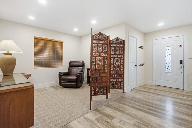 Building Photo - 1418 Marshall St