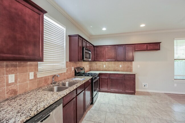 Building Photo - Beautiful Home!