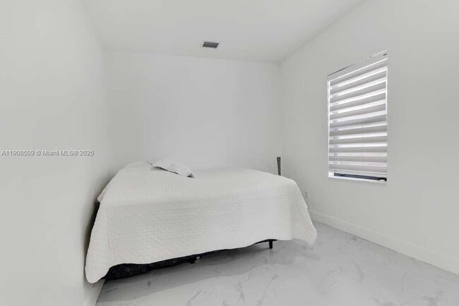 Building Photo - 17353 SW 46th St