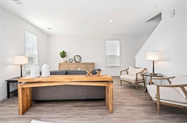 Building Photo - 6918 Telean St