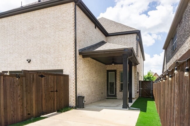 Building Photo - 8016 Sunflower Ln