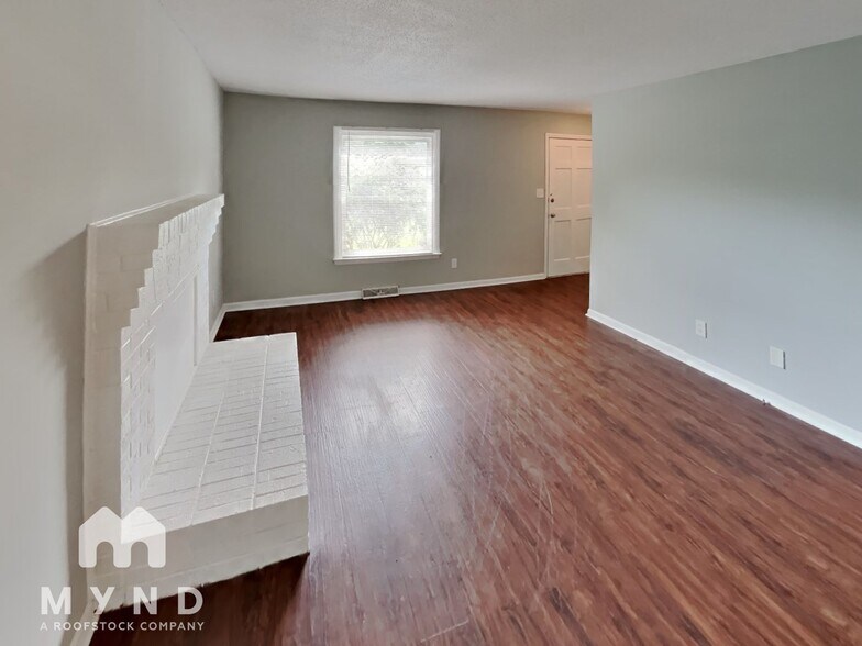 Building Photo - 112 Pineview Ct