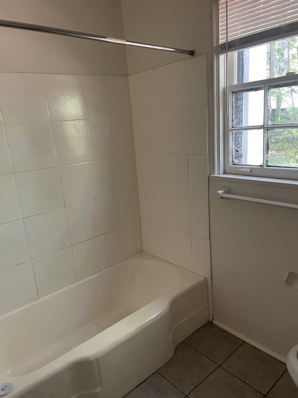 Building Photo - 4835 Maplewood Dr