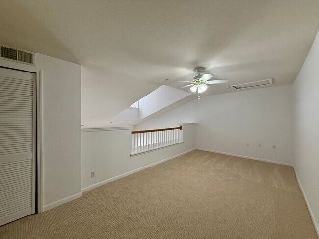 Building Photo - Bright and updated 3-bedroom, 2-bath condo