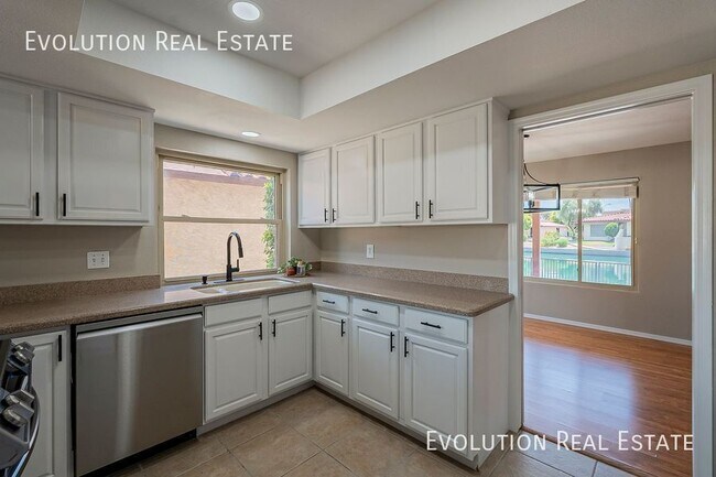 Building Photo - 2033 S Paseo Loma