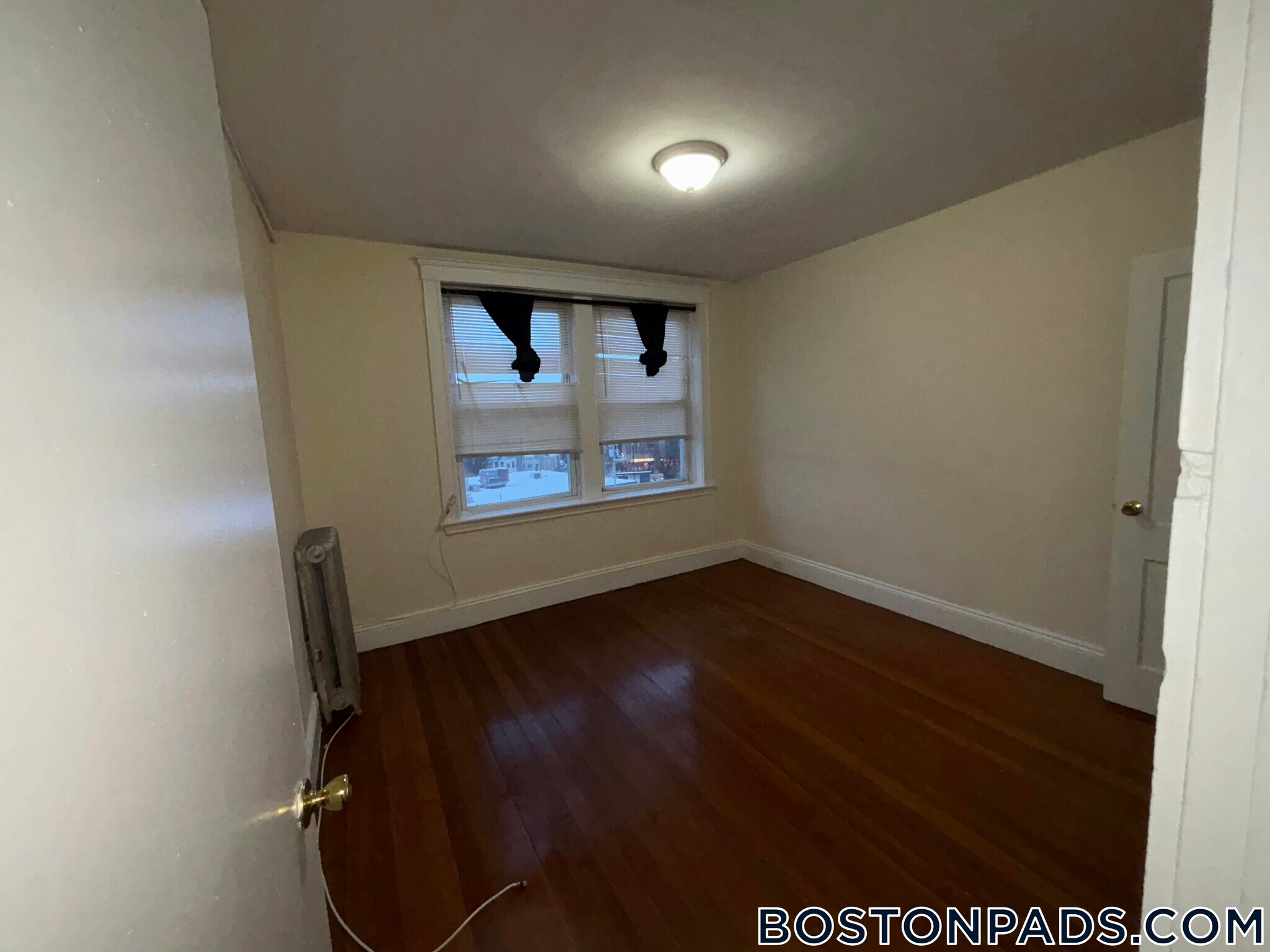 Building Photo - 518 Cambridge St