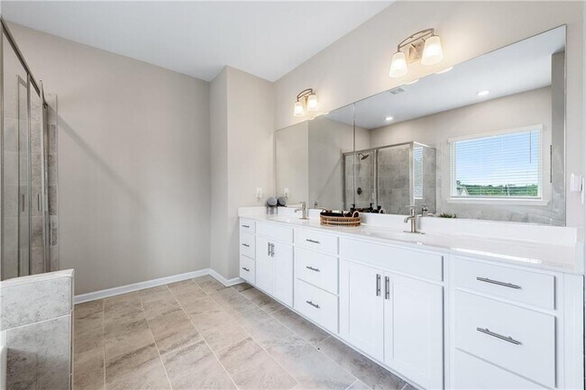 Building Photo - 3363 Park Pointe Cir