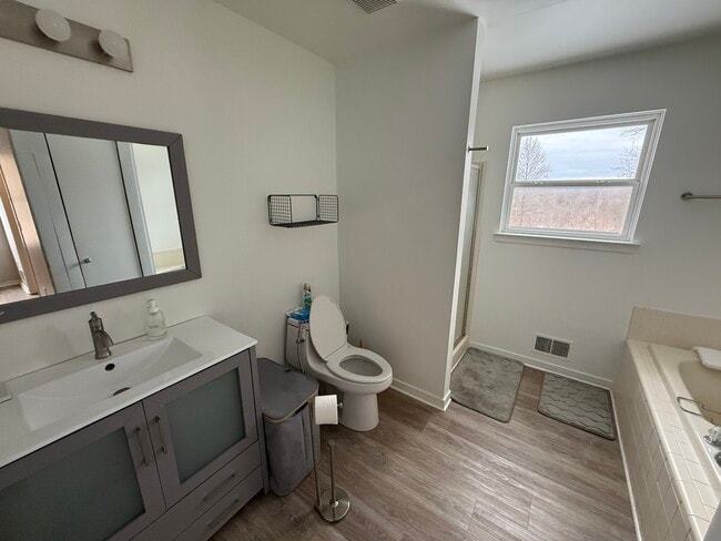 Building Photo - 1719 Charms Rd