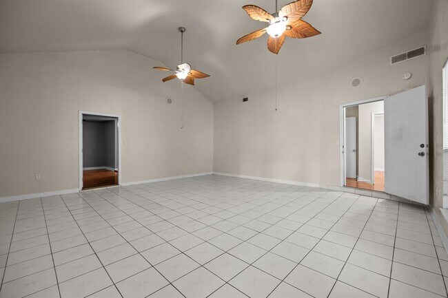 Building Photo - 6619 Indian Lake Dr