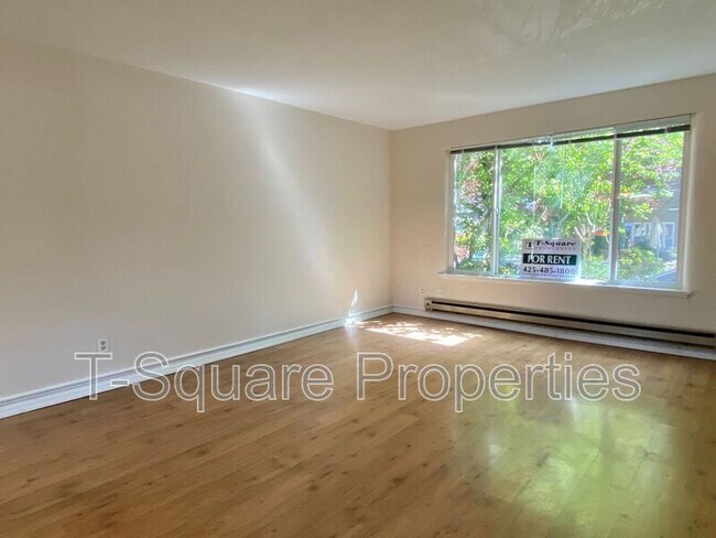 Building Photo - 4883 Terrace Dr NE