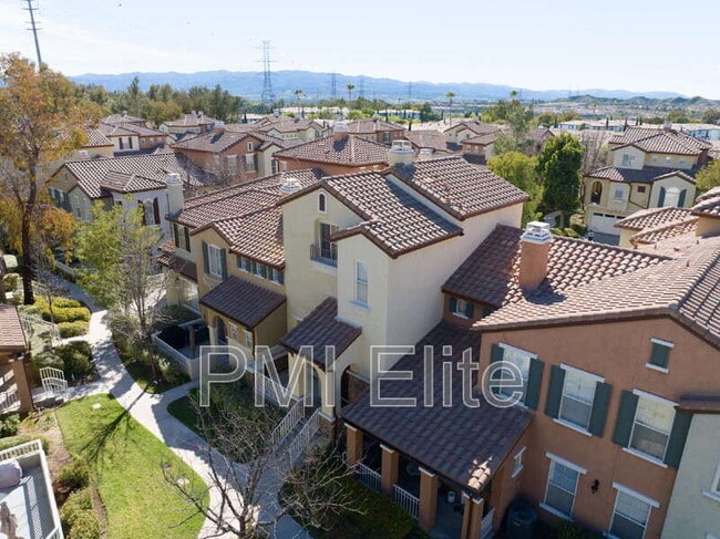 Building Photo - 28254 Canterbury Ct