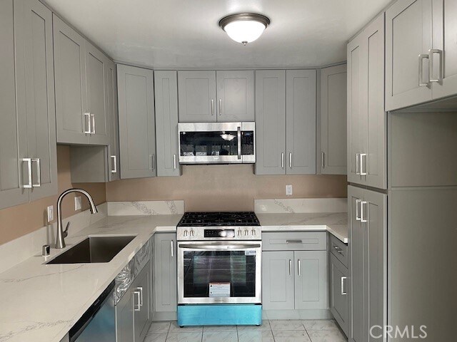 Building Photo - 2153 W Churchill Cir
