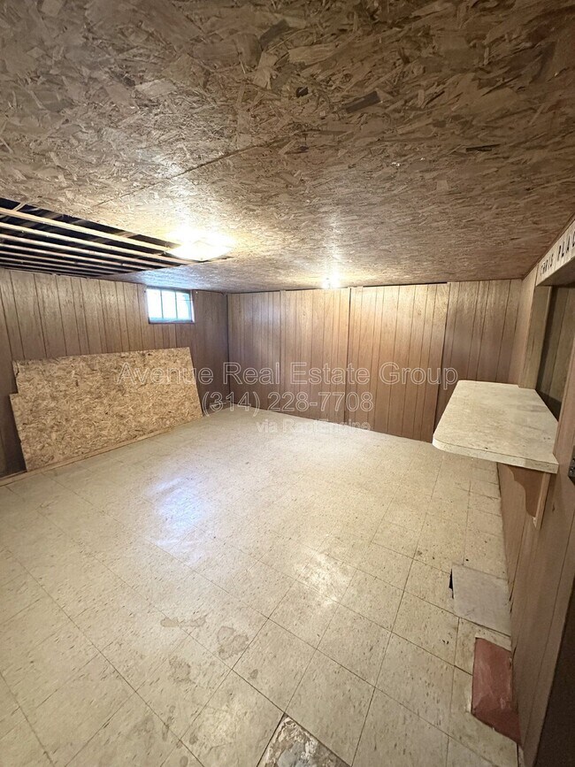 Building Photo - 19 Hardith Hill Ct