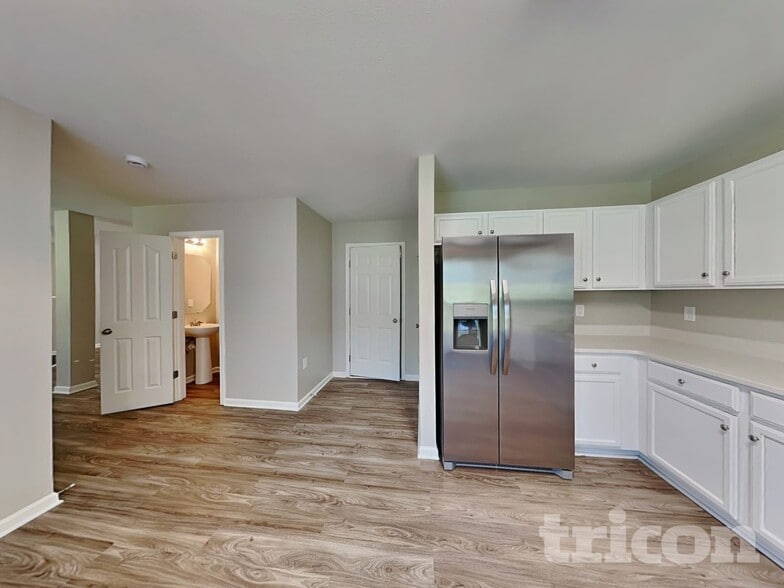 Building Photo - 1790 Eastway Dr