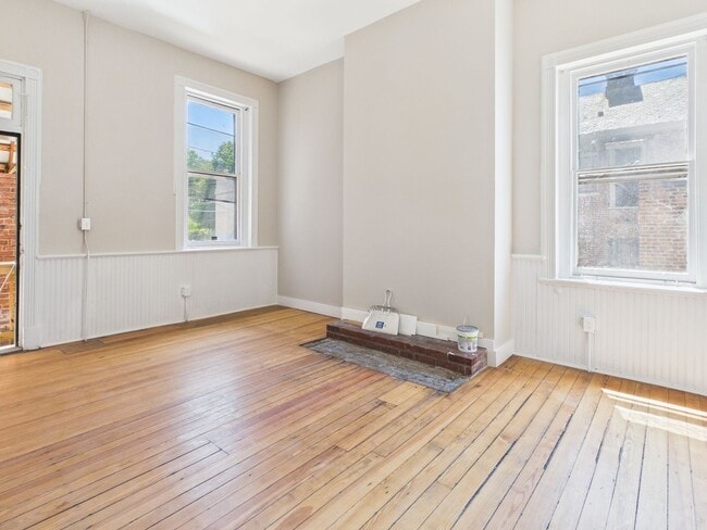 Building Photo - 7 E Franklin St