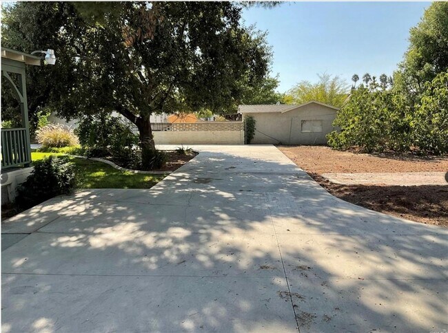Building Photo - 4209 Jurupa Ave
