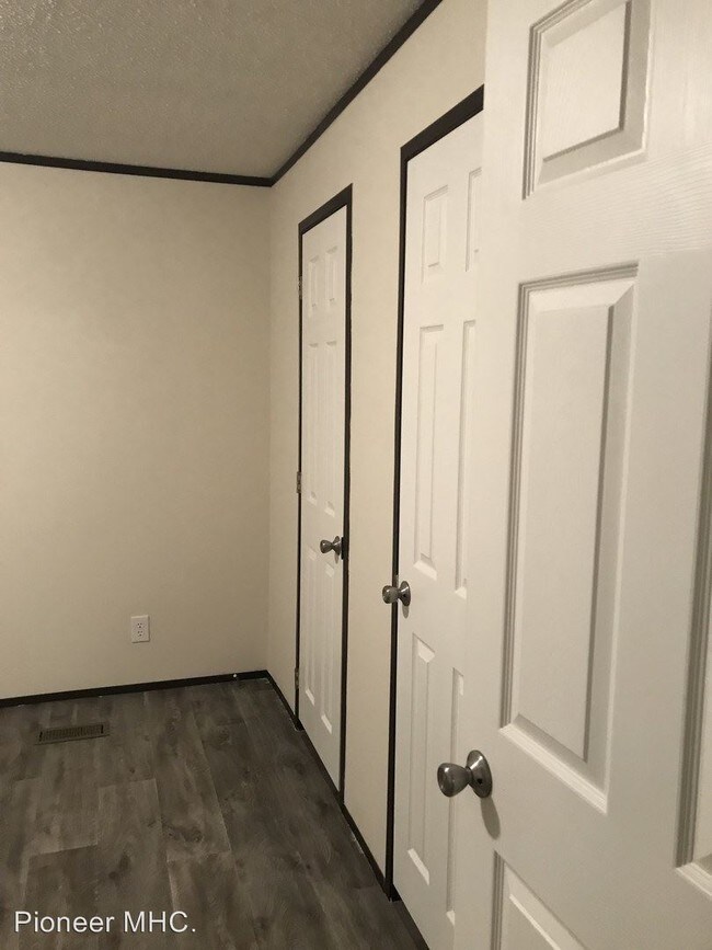 Building Photo - 4136 Cane Run Rd