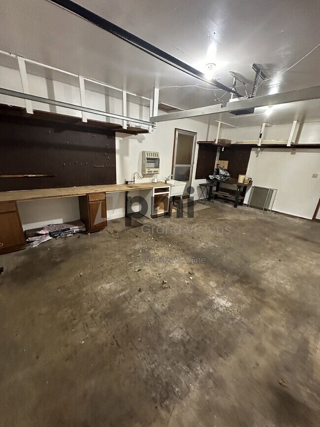 Building Photo - 320 S Franklin St