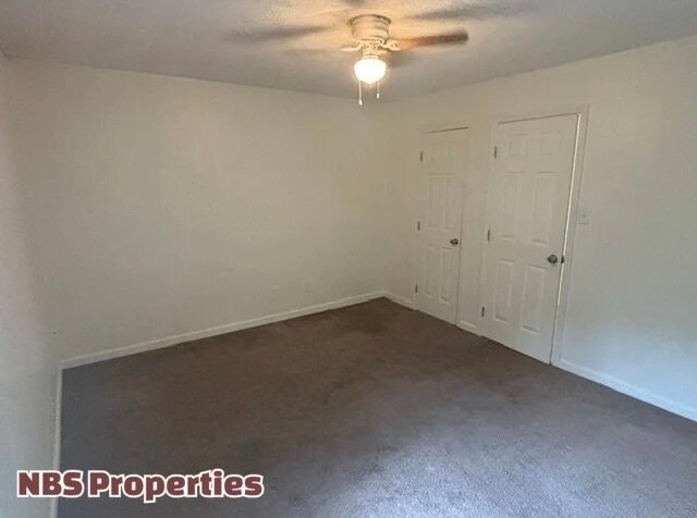 Building Photo - 867 N Gallaher View Rd