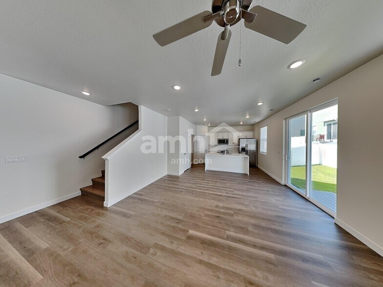 Building Photo - 8942 S John Annie Ln