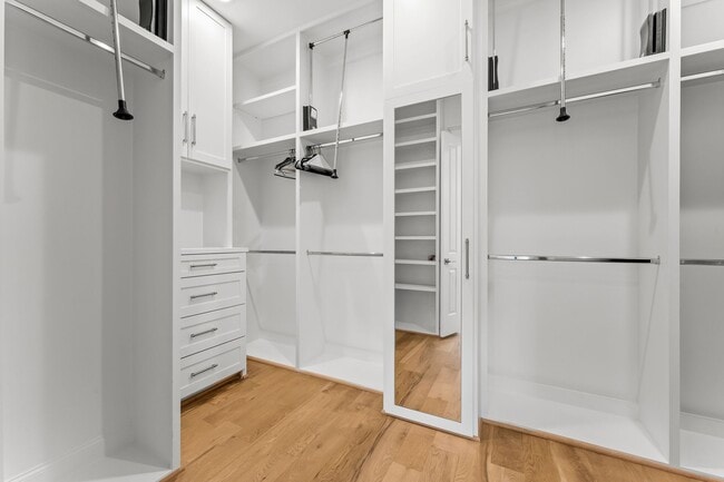 Building Photo - 426 Marshall St