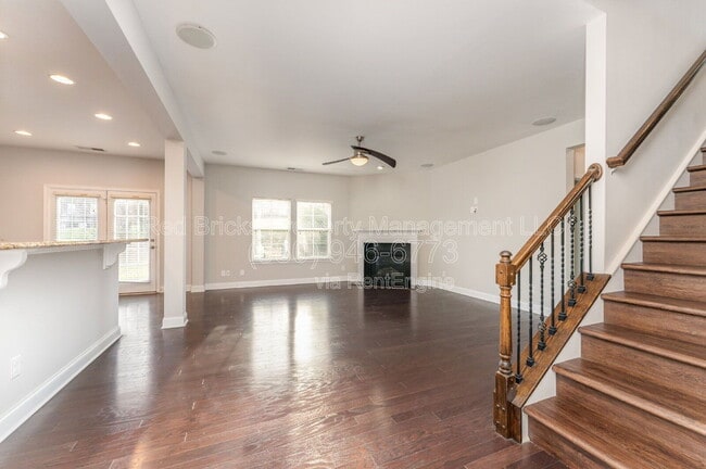 Building Photo - 2288 Barrowcliffe Dr NW