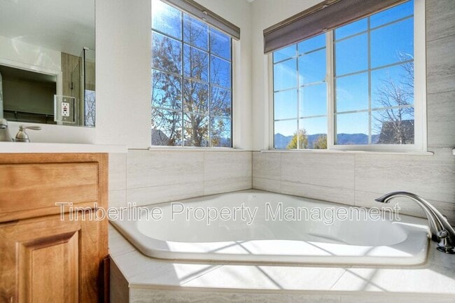 Building Photo - 14480 Tierra Dr