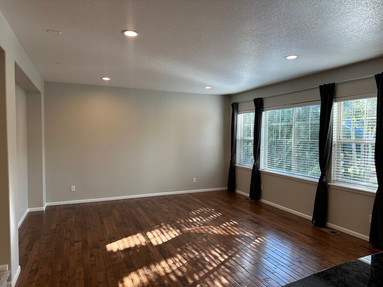 Building Photo - 14992 Rider Pl