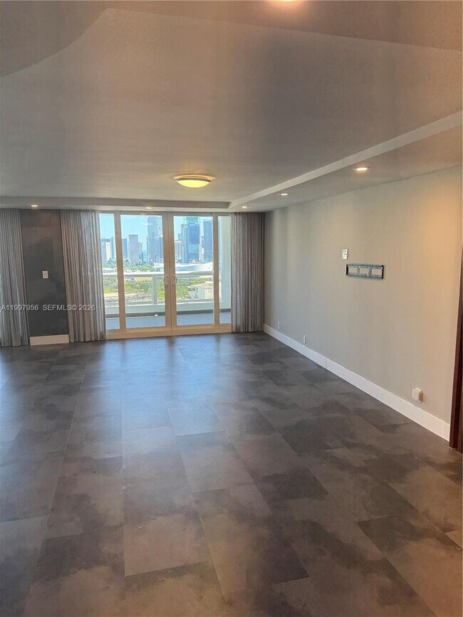 Building Photo - 1717 N Bayshore Dr