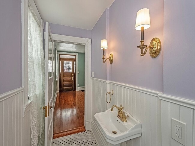 Building Photo - 130 Boroview Ave