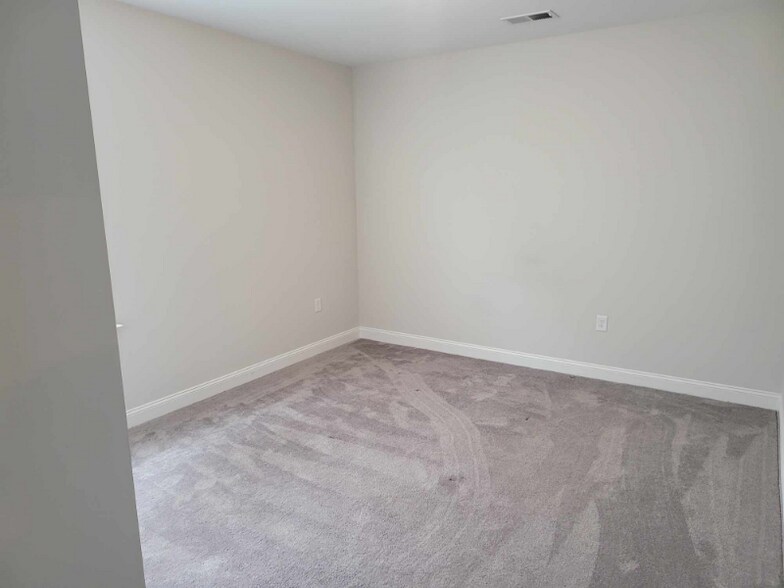 Building Photo - 761 Cormiche Ln