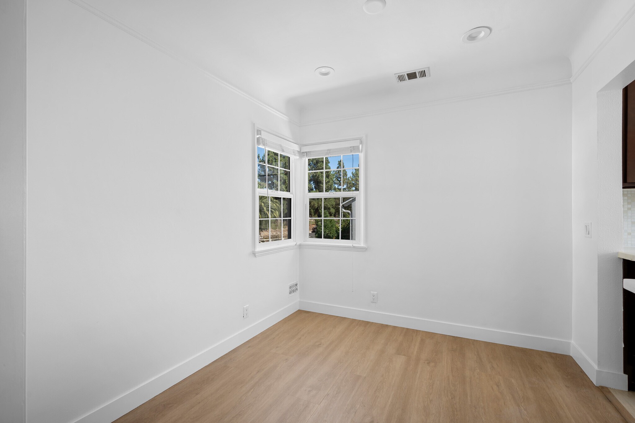 Building Photo - 2930 Mayfield Ave