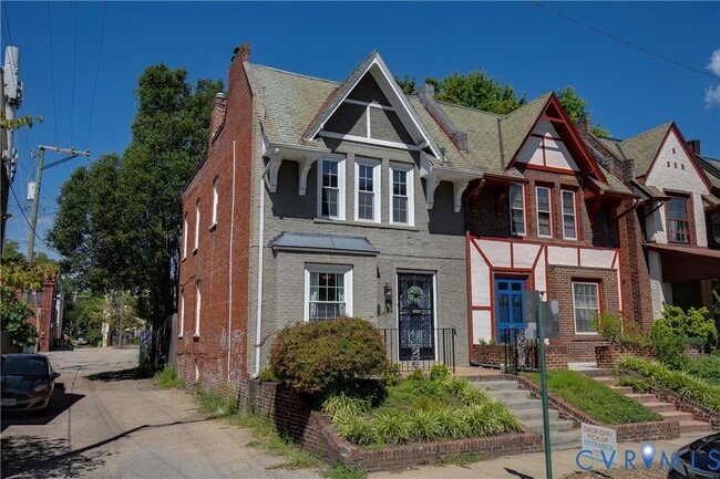 Primary Photo - 18 N Allen Ave