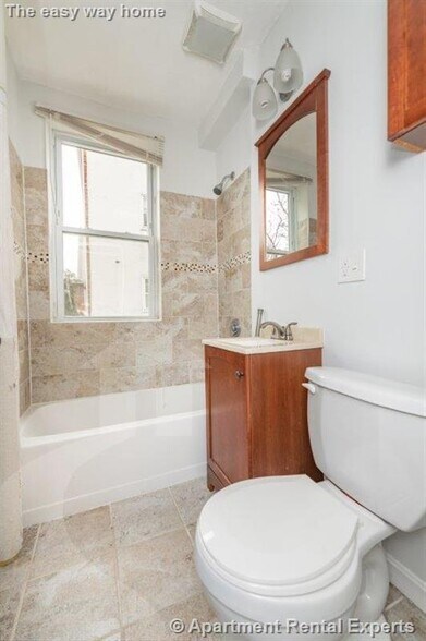 Building Photo - 136 Highland Ave