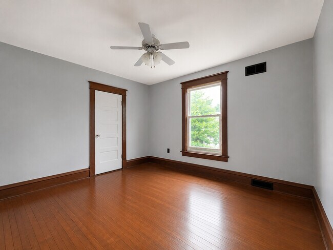 Building Photo - 506 Barrett St