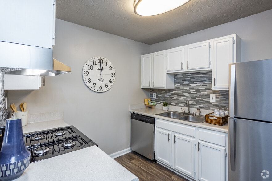 Primary Photo - Sutter Lake Apartments