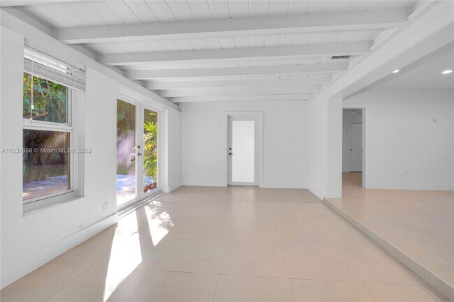 Building Photo - 5990 SW 86th St