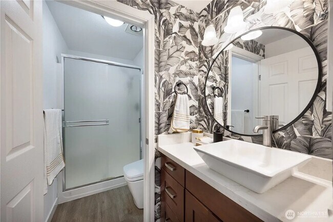 Building Photo - 2Bd/1.75Ba Kirkland Condo