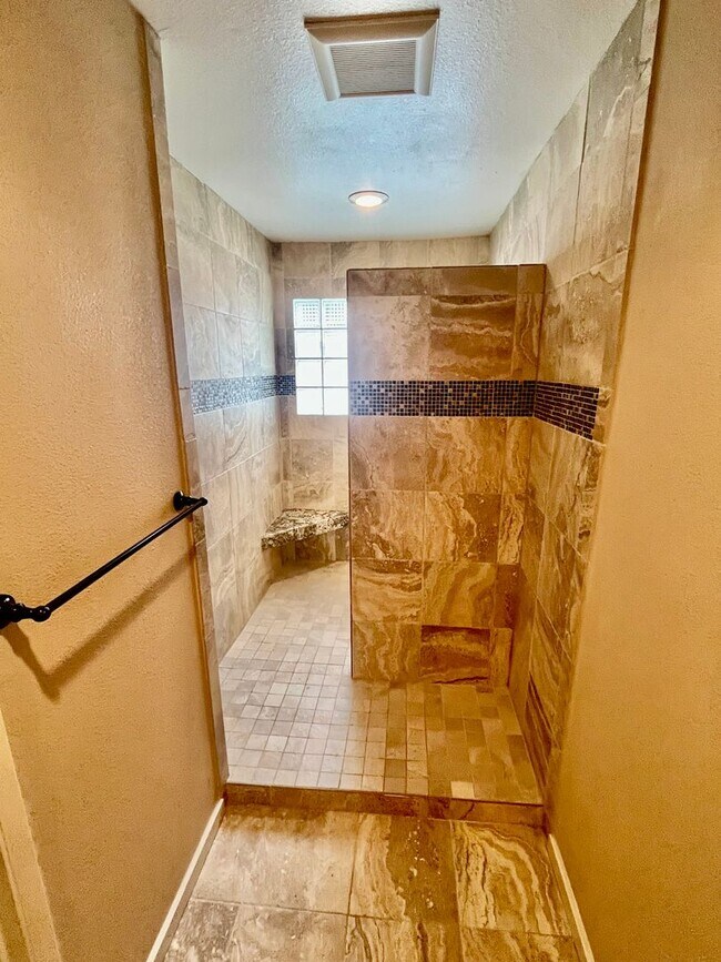 Building Photo - Beautiful 2bd/2bath townhome in Cambridge Terrace Community.