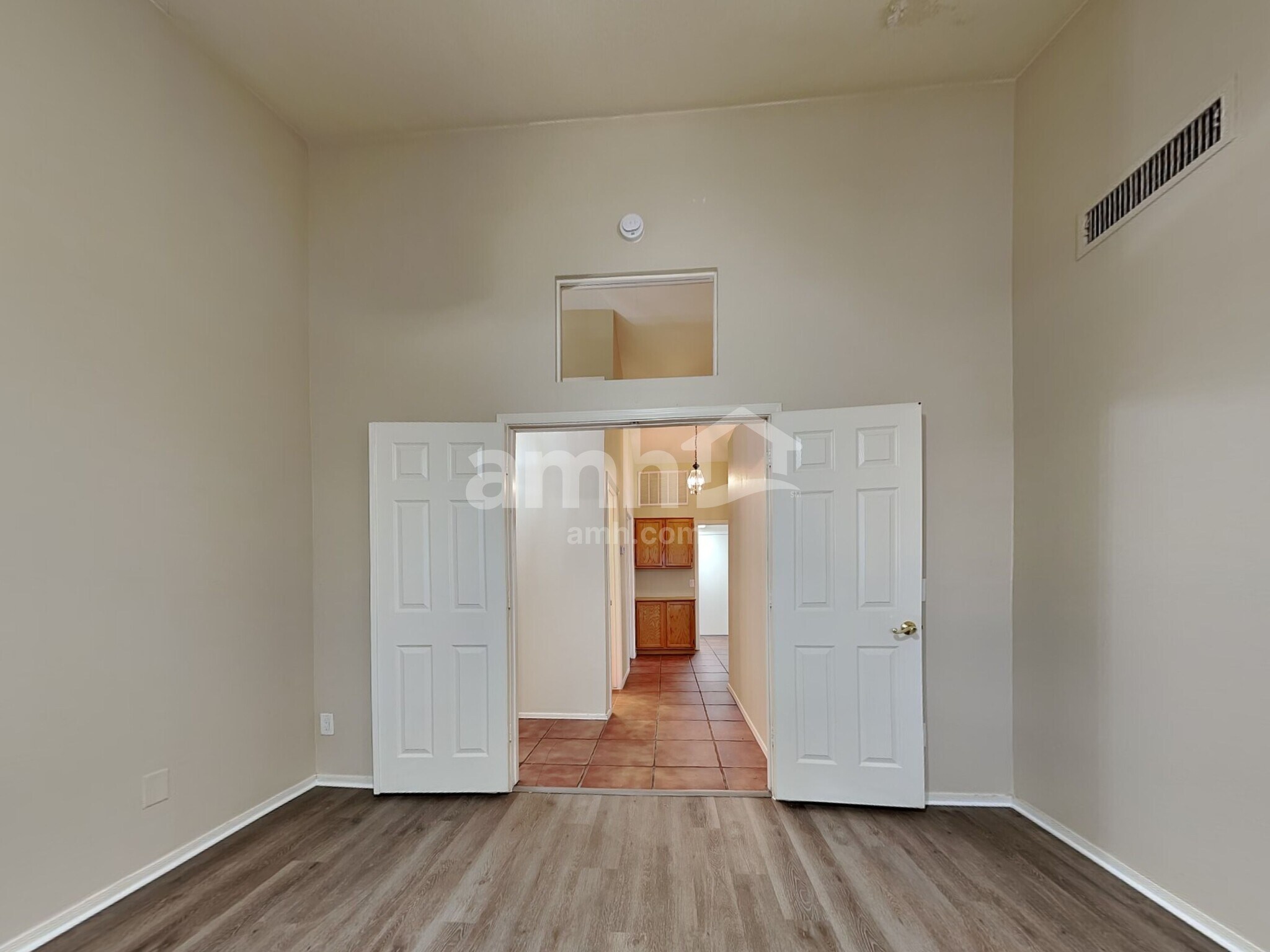 Building Photo - 1214 E Artesian Way