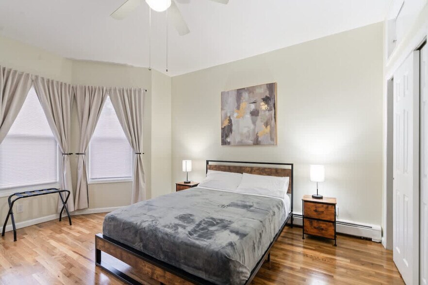 Building Photo - 1626 Union Turnpike