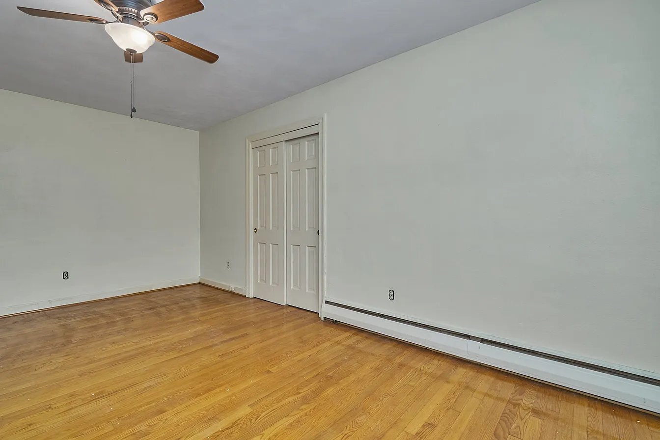 Building Photo - 4376 Lynnville Crescent