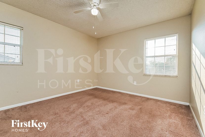 Building Photo - 839 Sherwood Dr