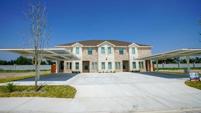 Building Photo - 404 S Newport Ave