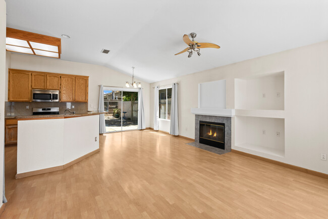 Building Photo - 8753 Redwood Grove Way