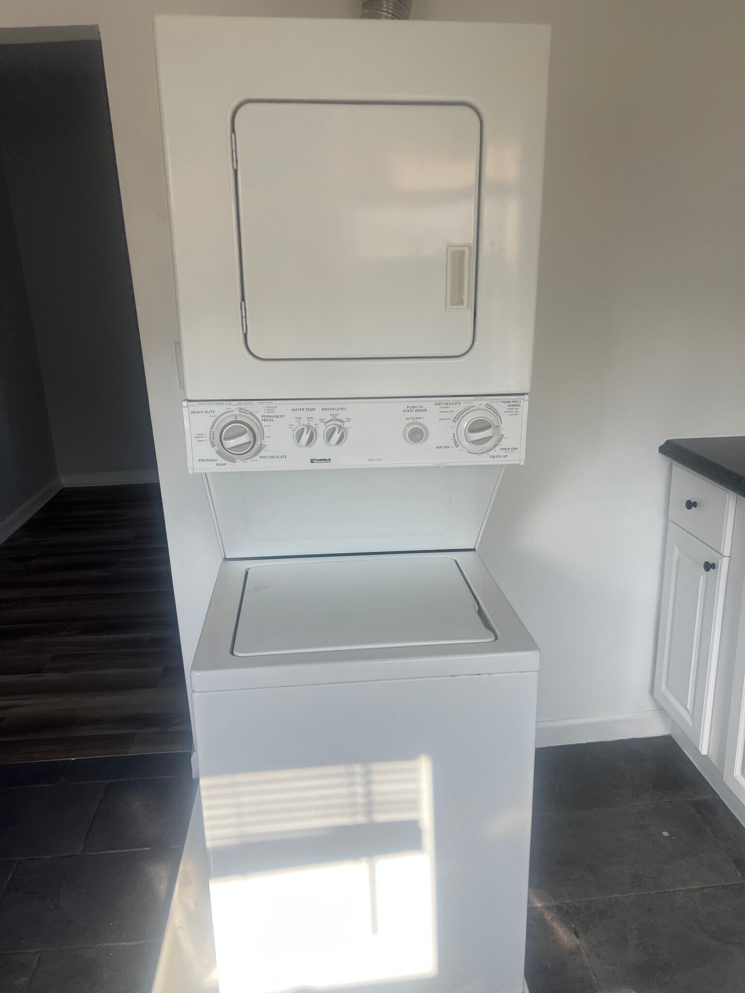 Building Photo - 505 Arsan Ave