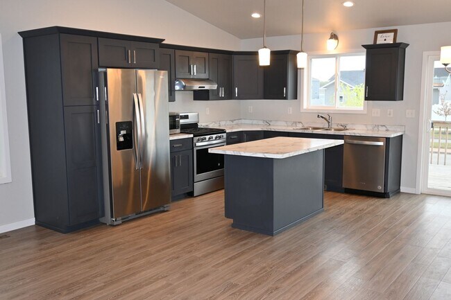 Building Photo - Beautiful 4 Bedroom Home by Brooks Harbor ...