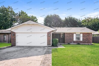 Building Photo - 723 Garden Grove
