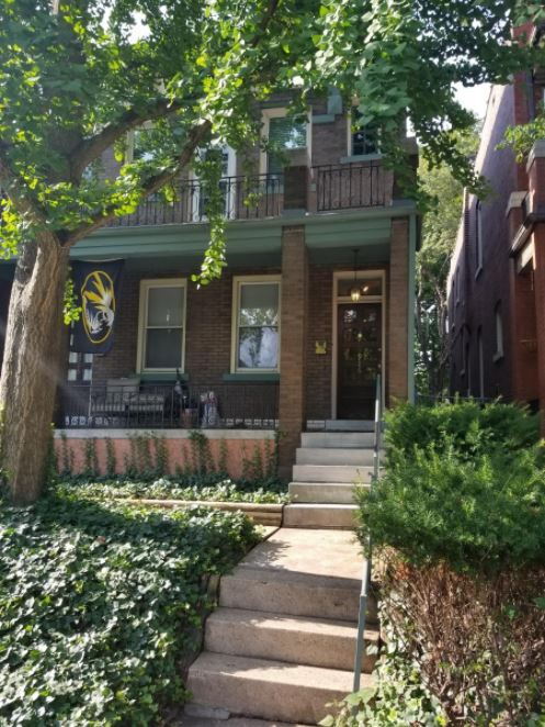 Building Photo - Tower Grove Area Living | Spacious Second-Floor Unit